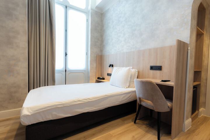 Room 17 of 108