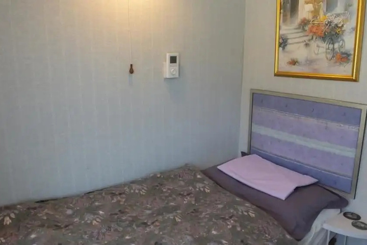 Room 2 of 15