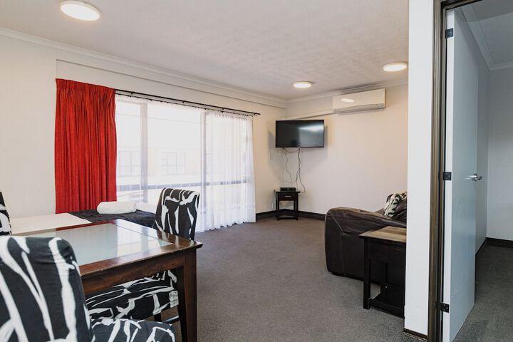Room 65 of 120