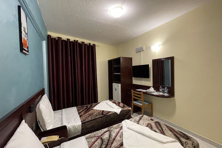 Room 27 of 103