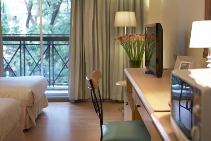 Room 8 of 17