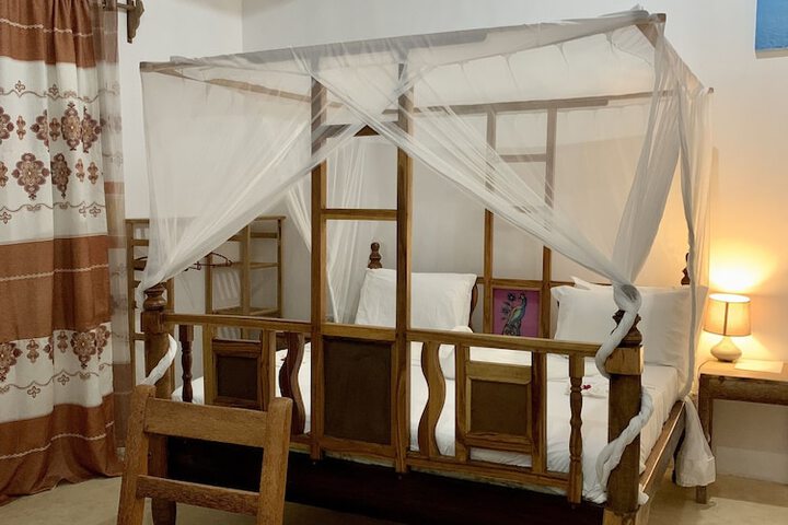 Room 4 of 30
