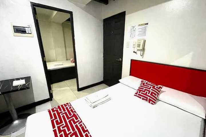 Room 16 of 24