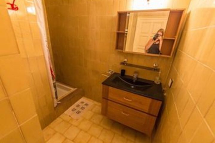 Room 8 of 36