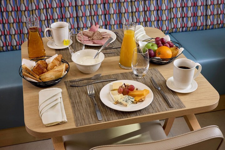 Breakfast/Coffee Service 18 of 21