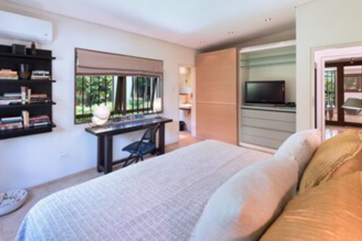 Room 14 of 14