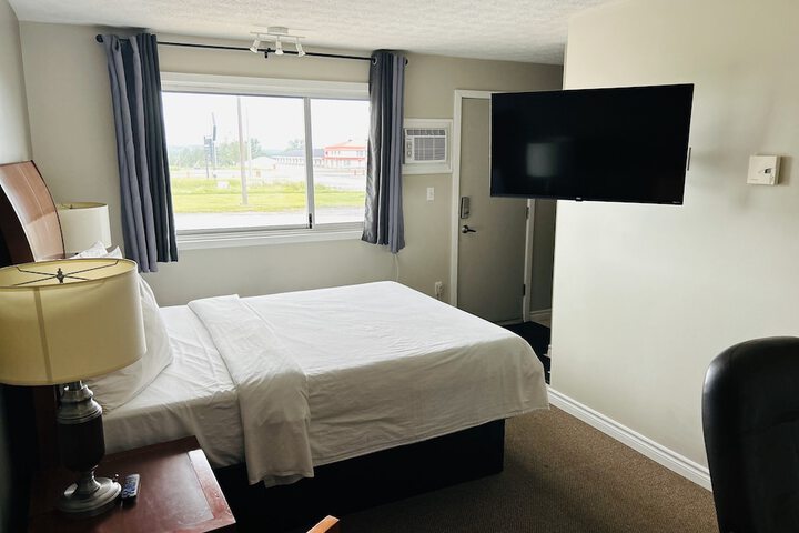 Room 9 of 20