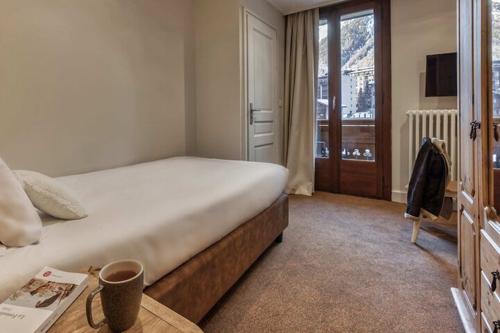 Room 4 of 55