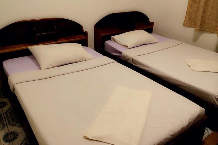 Room 2 of 5