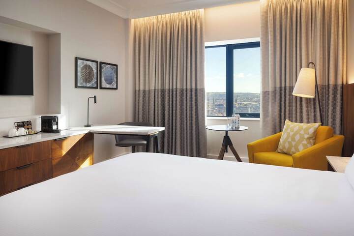 Room 35 of 206