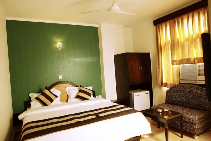 Room 14 of 52
