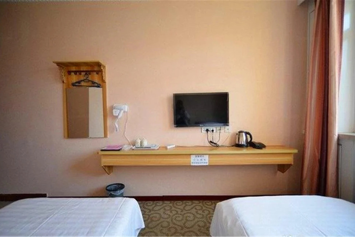 Room 16 of 18