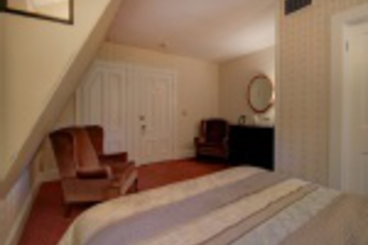 Room 113 of 408