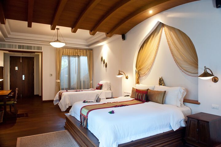 Room 4 of 75