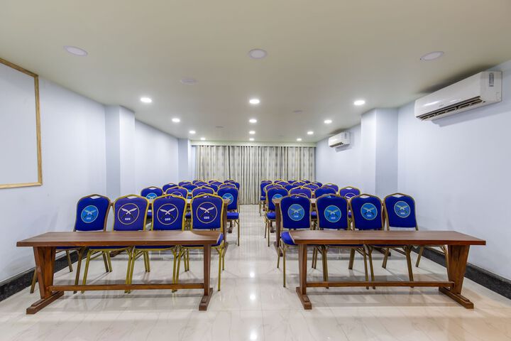 Ballroom/Hall 31 of 36