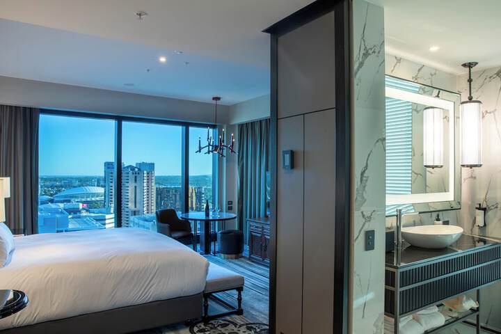 Room 5 of 92