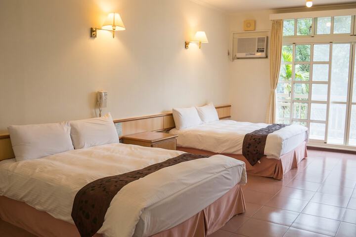 Room 4 of 36