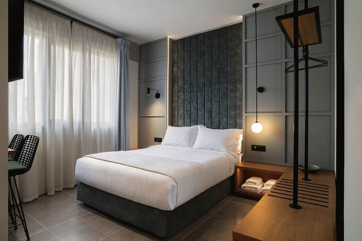 Room 4 of 56