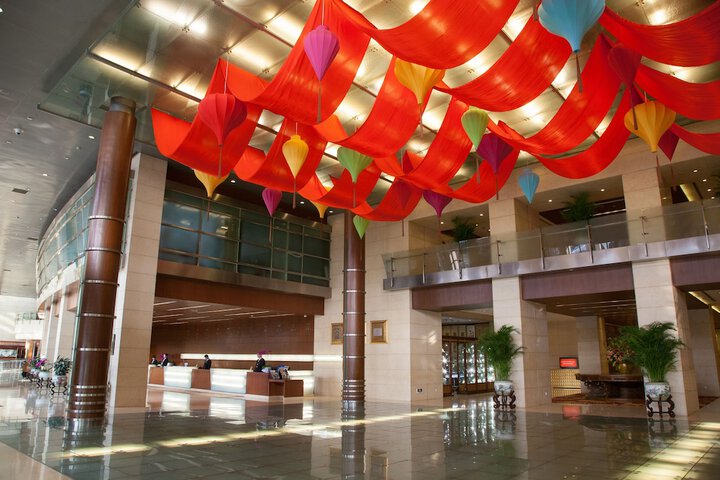 Entrance & Lobby