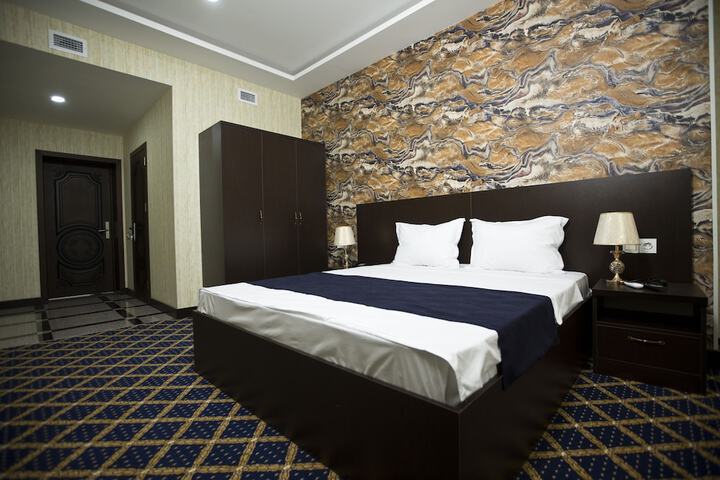 Room 5 of 38