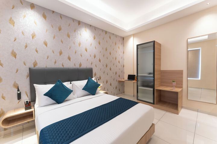 Room 16 of 33