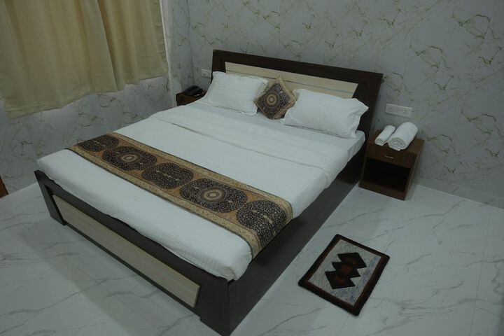 Room 2 of 18