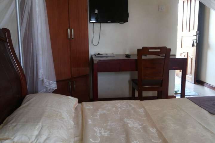 Room 13 of 60