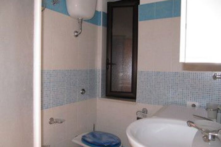 Room 3 of 23