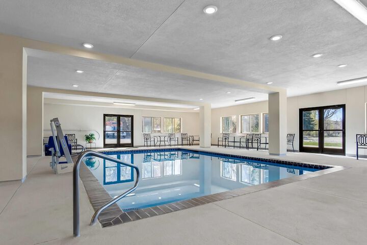 Photo of Super 8 by Wyndham Montpelier Pool