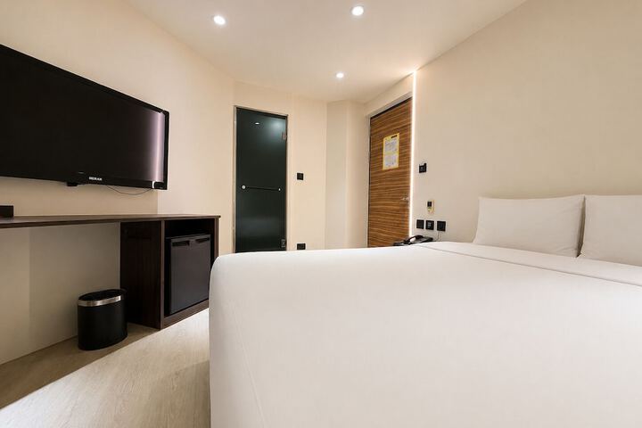 Room 122 of 160
