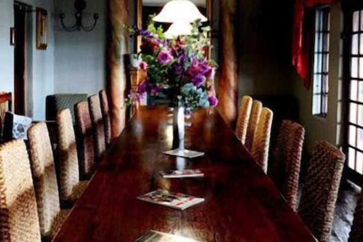 Dining 17 of 37