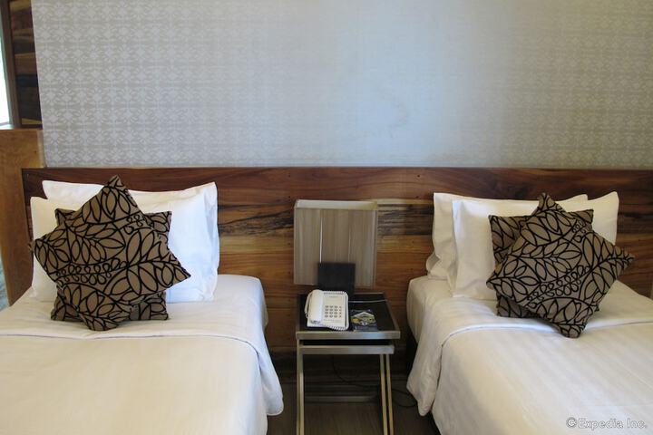 Room 10 of 90