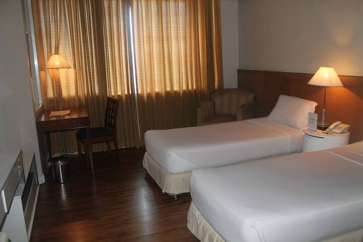Room 12 of 50