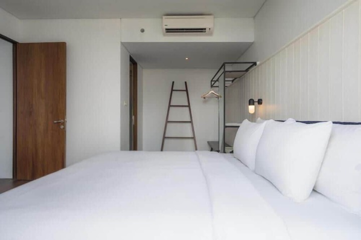 Room 10 of 52