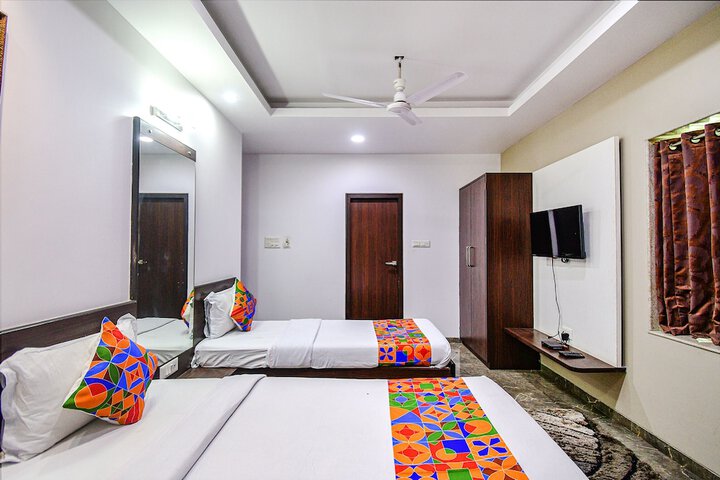 Room 27 of 33