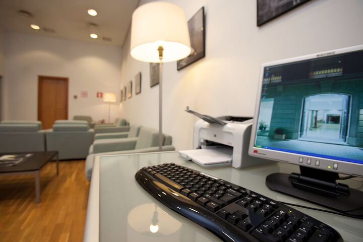 Business Center 64 of 75