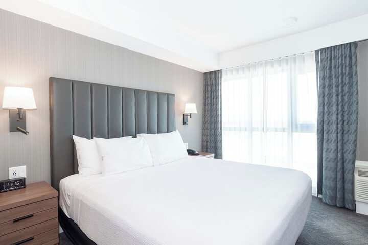 Room 32 of 67