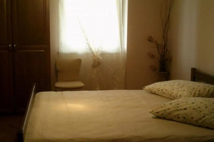 Room 4 of 14