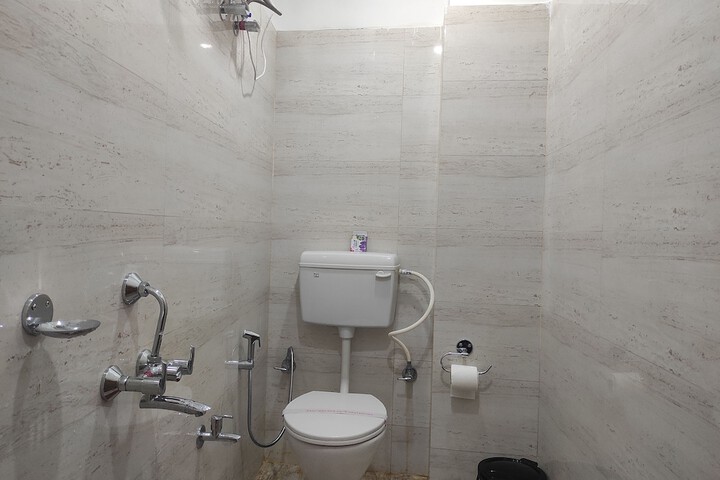 Room 13 of 21