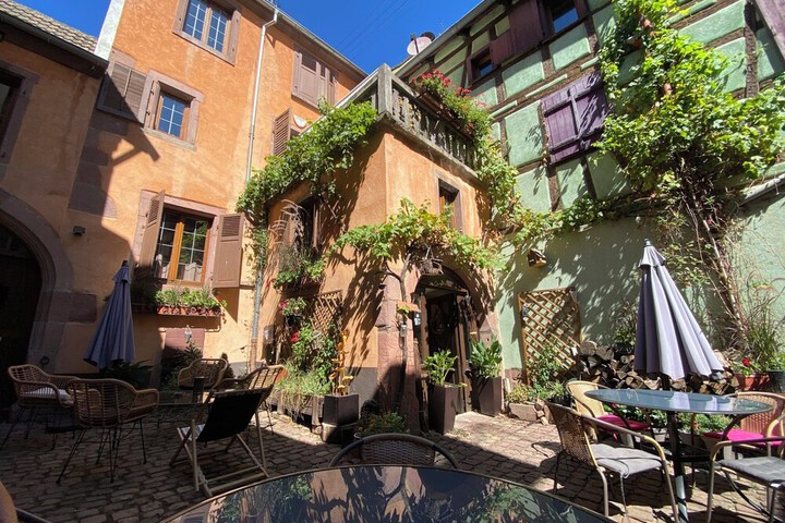 Hotel Exterior 82 of 86