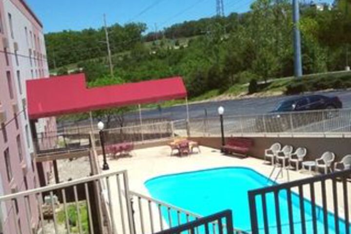 Pool 19 of 21