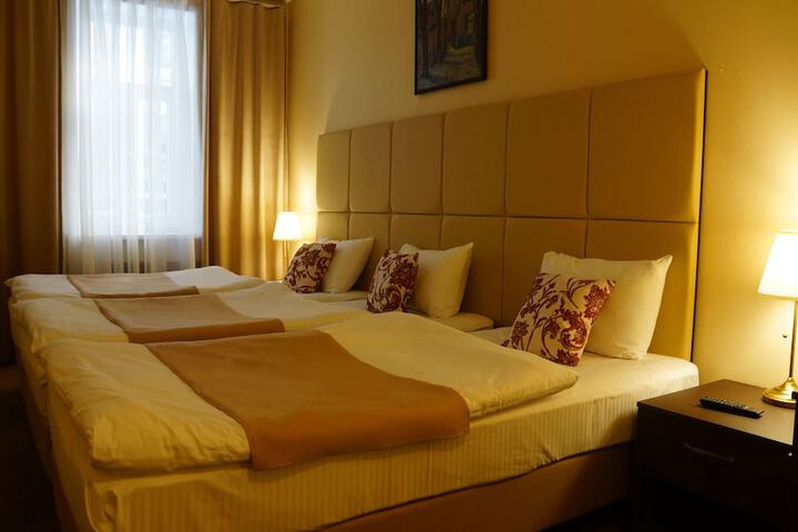 Room 25 of 46