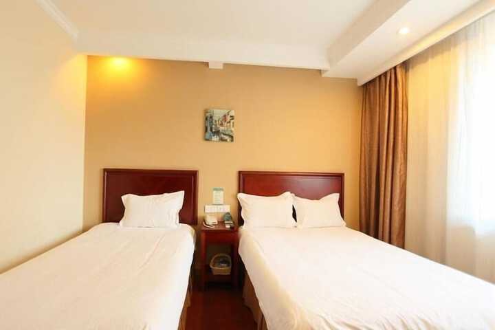 Room 16 of 54