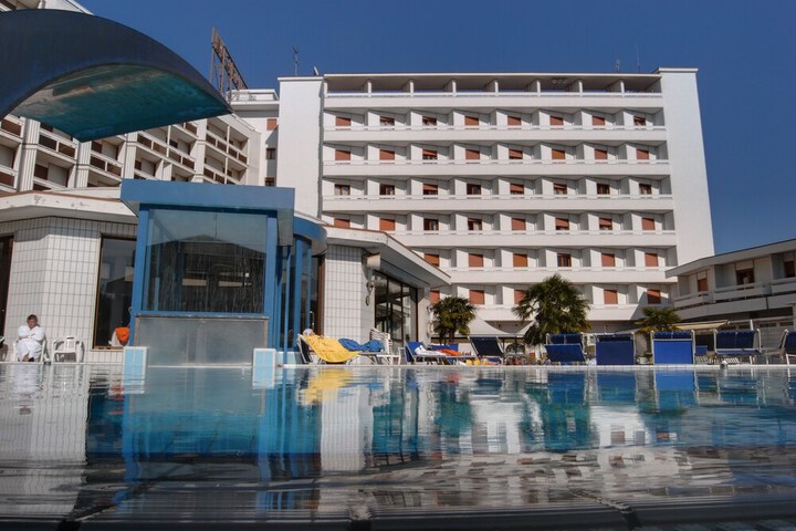 Pool Hotel