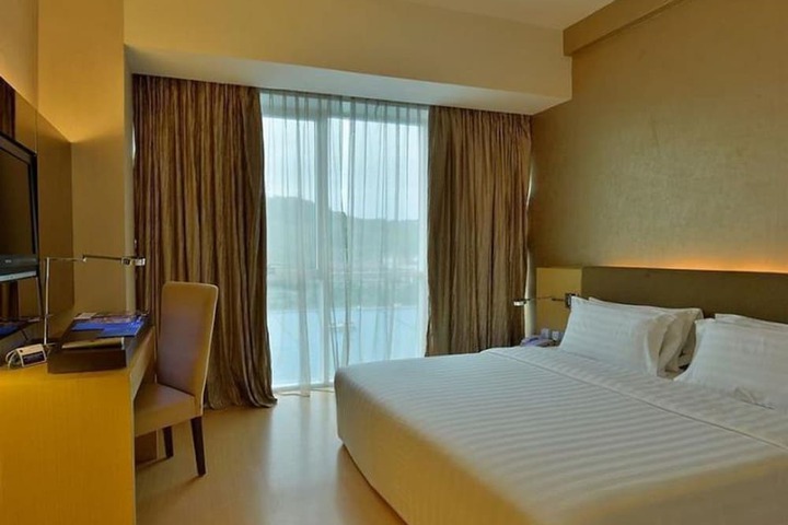 Room 10 of 60