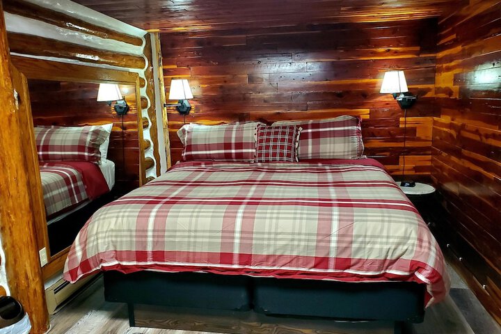 Room 5 of 99