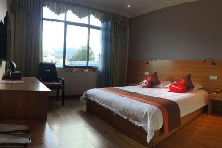 Junyi chain hotel (Wanda Plaza store in Lhasa)