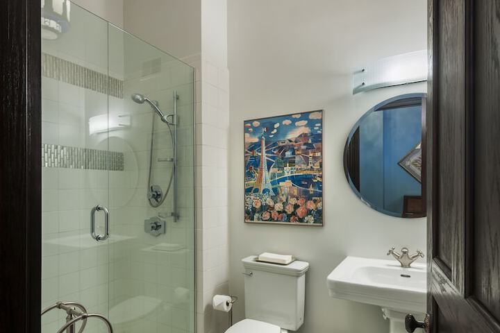 Room 21 of 47