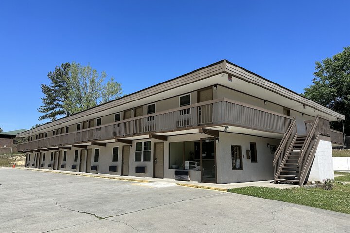 Hotel 8 of 9