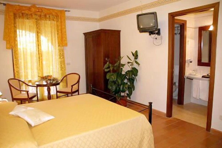 Room 13 of 51